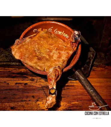 Iberisches Lammviertel. Traditioneller Braten im Saft - 5. Reihe