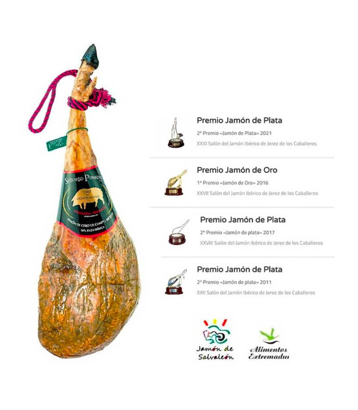Bekroonde cebo de campo ham