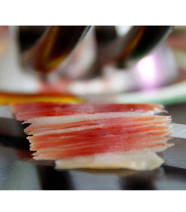 Slicing of paleta of 100% bellota