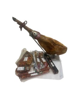 Korb mit iberischem Schinken und Würstchen – Encina Charra - Salamanca