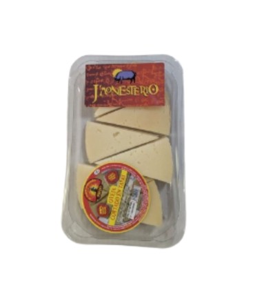 Cuña de queso de oveja cortado